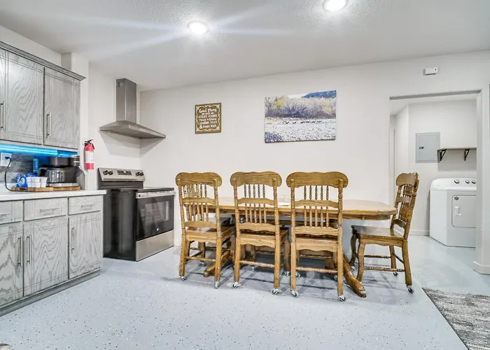 Family Fun! Quaint Seminole Home W/ Grill & Patio