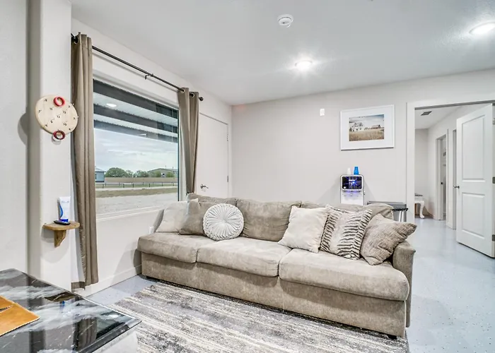 Family Fun! Quaint Seminole Home W/ Grill & Patio